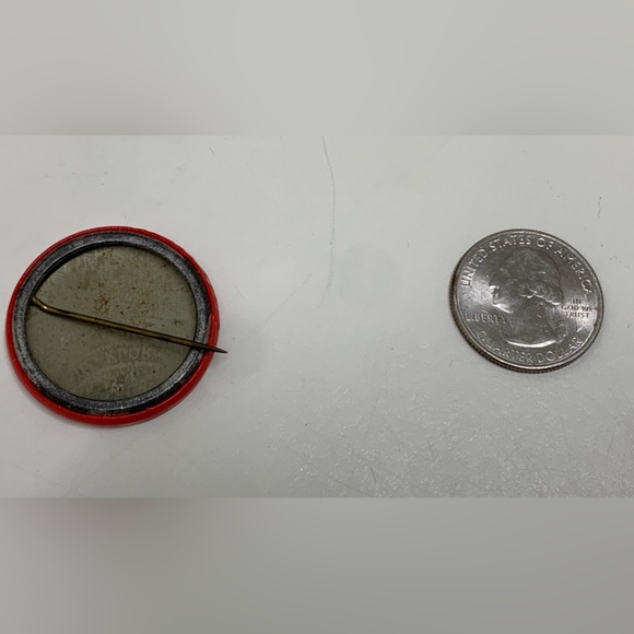 1940s WWII Era Antique Red White Checkered Pinback Button - Picture 8 of 10